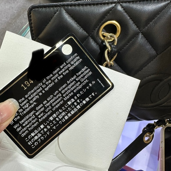 Chanel lampskin medallion zip tote bag tote black - Picture 8 of 8